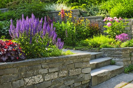 3 Common Materials for Your Retaining Walls Thumbnail